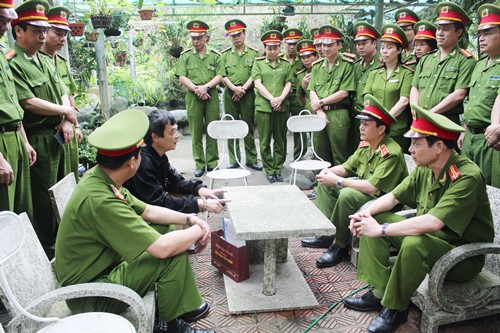 Đoàn đại biểu Học viện đã được nghe những câu chuyện về Đại tướng Võ Nguyên Giáp lúc sinh thời do ông Võ Điện Biên - con trai cả của Đại tướng kể lại.